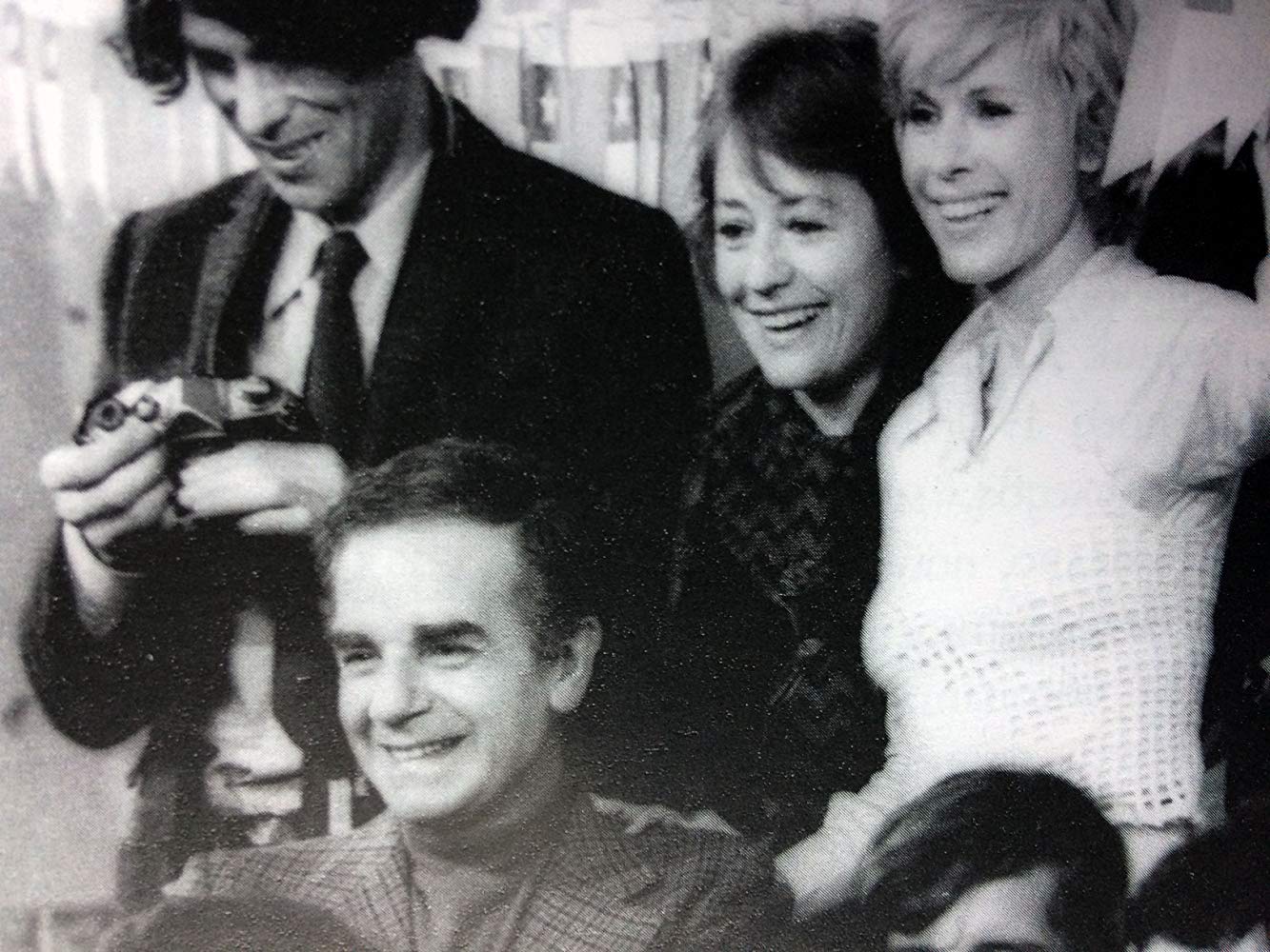 圣地亚哥在下雨剧照的剧照