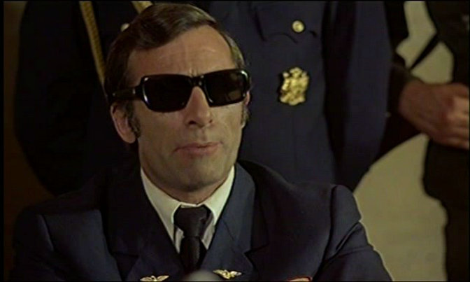 圣地亚哥在下雨剧照的剧照