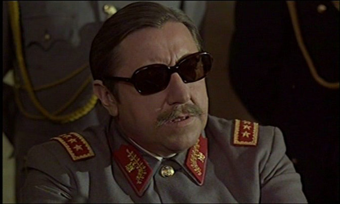 圣地亚哥在下雨剧照的剧照