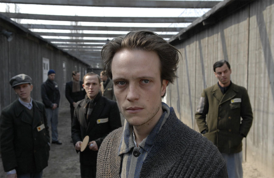 伯纳德行动剧照的剧照