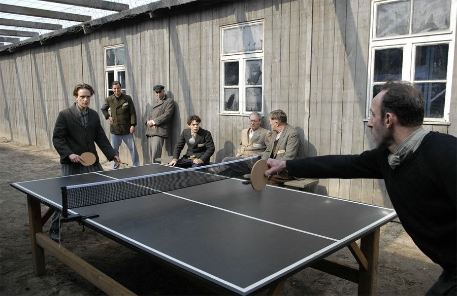 伯纳德行动剧照的剧照