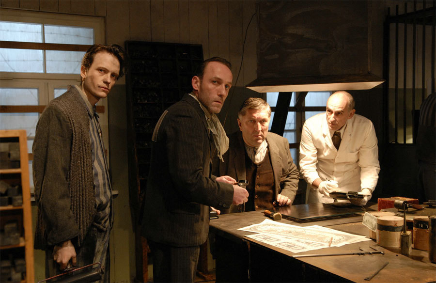 伯纳德行动剧照的剧照