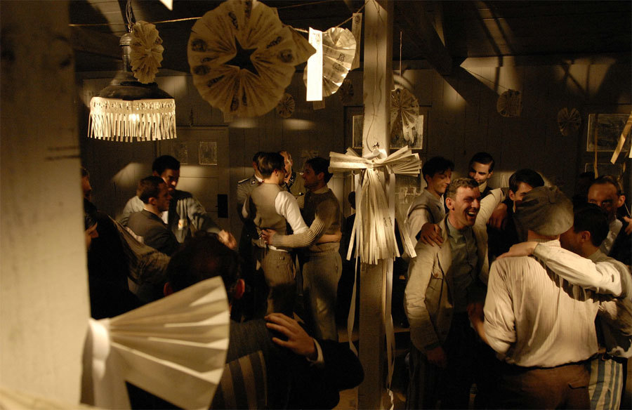 伯纳德行动剧照的剧照