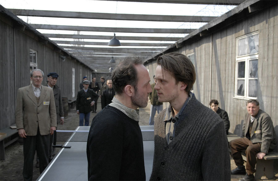 伯纳德行动剧照的剧照