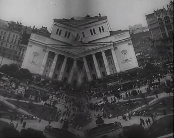 持摄影机的人剧照的剧照