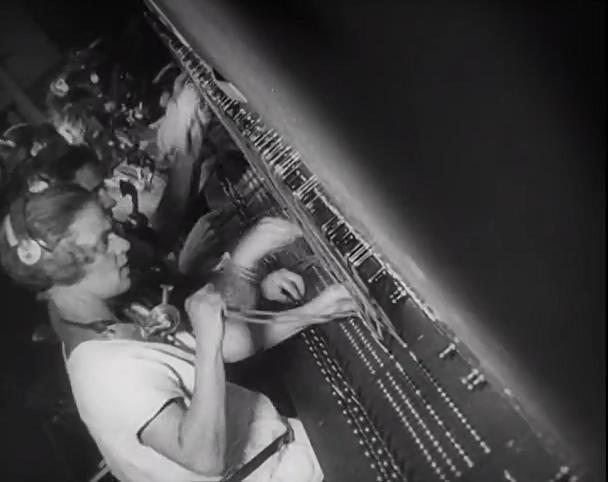 持摄影机的人剧照的剧照