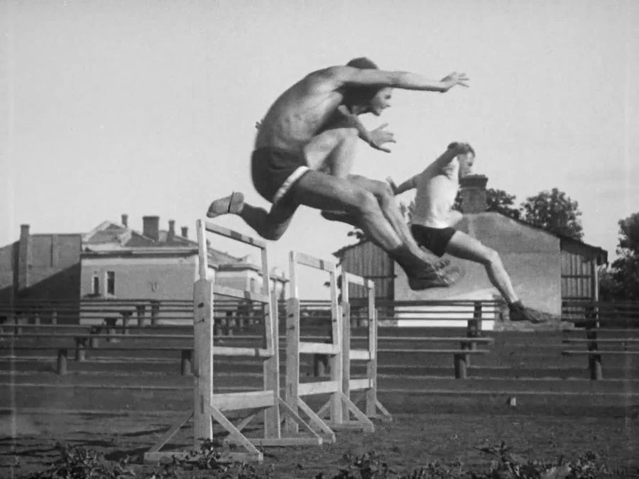 持摄影机的人剧照的剧照