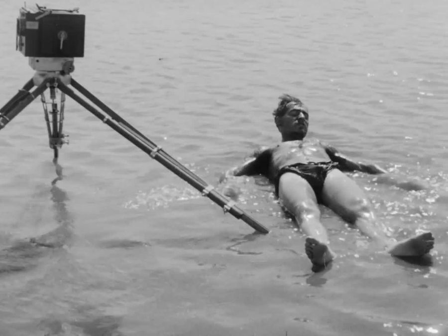 持摄影机的人剧照的剧照