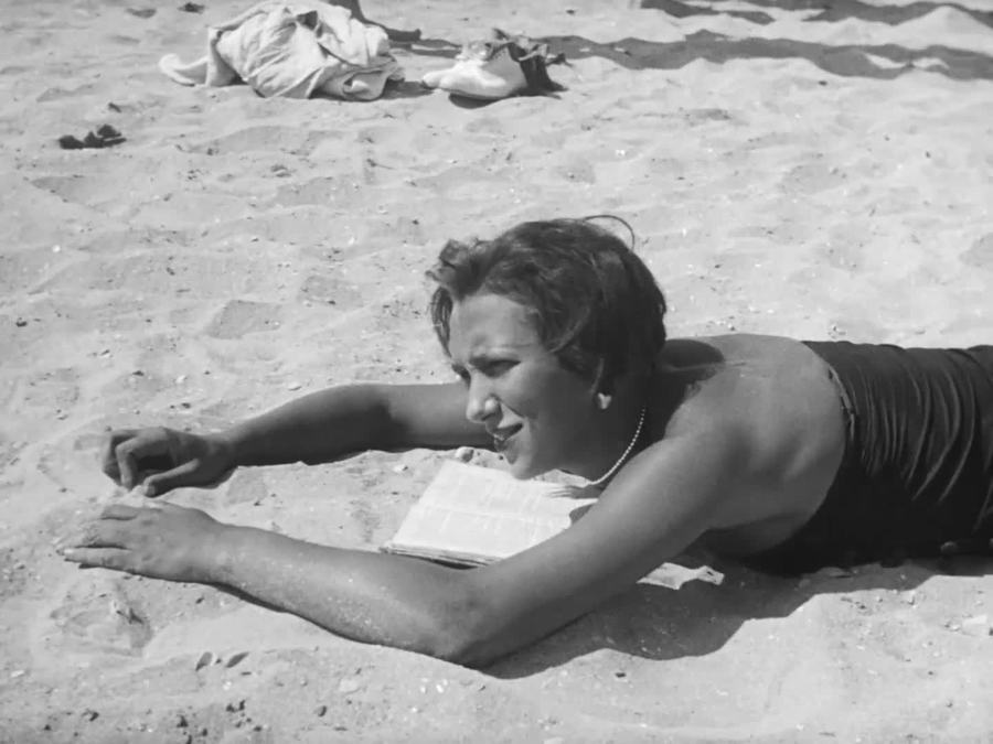 持摄影机的人剧照的剧照