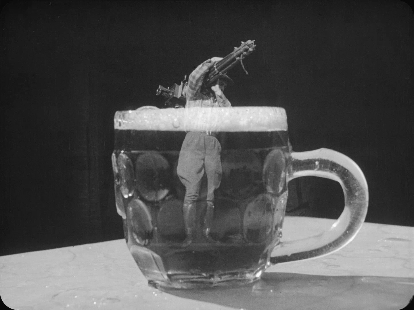 持摄影机的人剧照的剧照