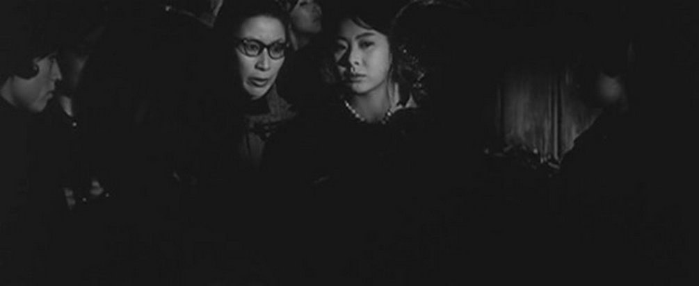 黑暗中的十个女人剧照的剧照