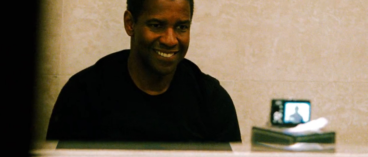 藏身之所剧照的剧照