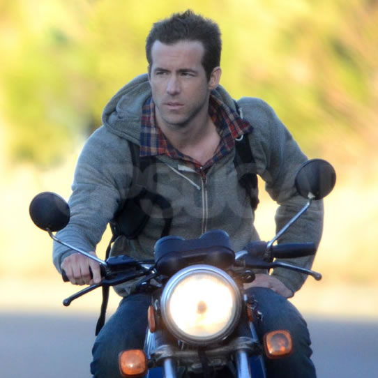 藏身之所剧照的剧照