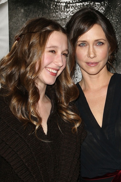 藏身之所剧照的剧照