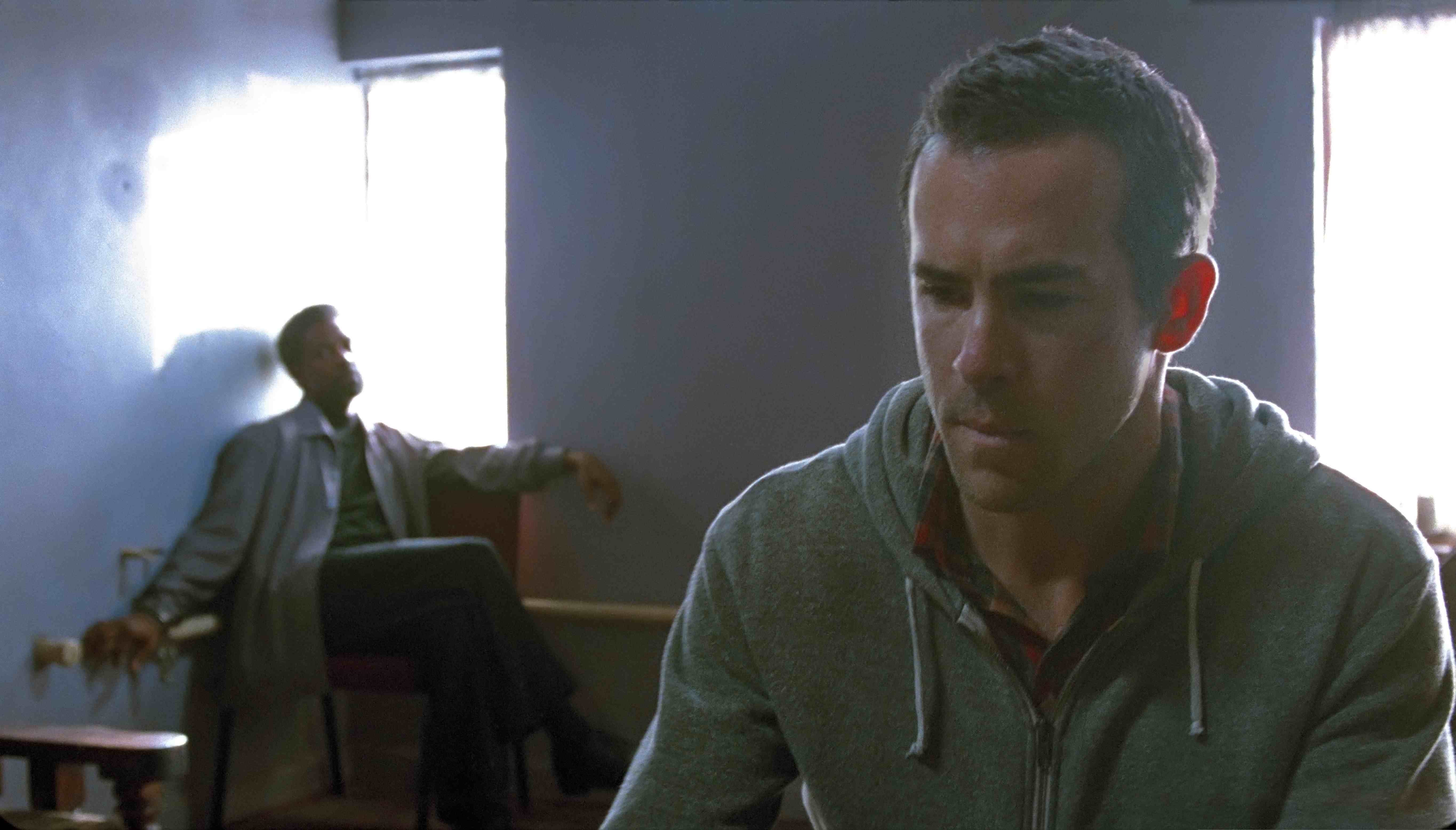 藏身之所剧照的剧照