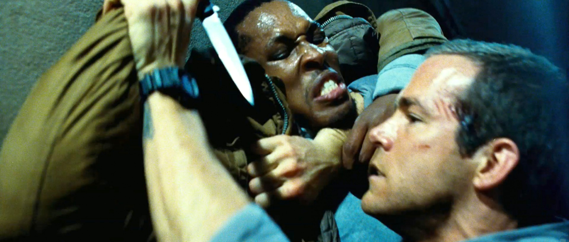 藏身之所剧照的剧照