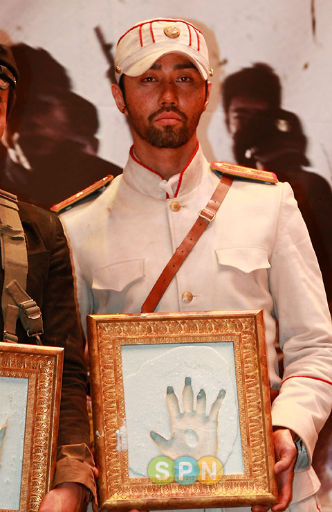 向着炮火剧照的剧照