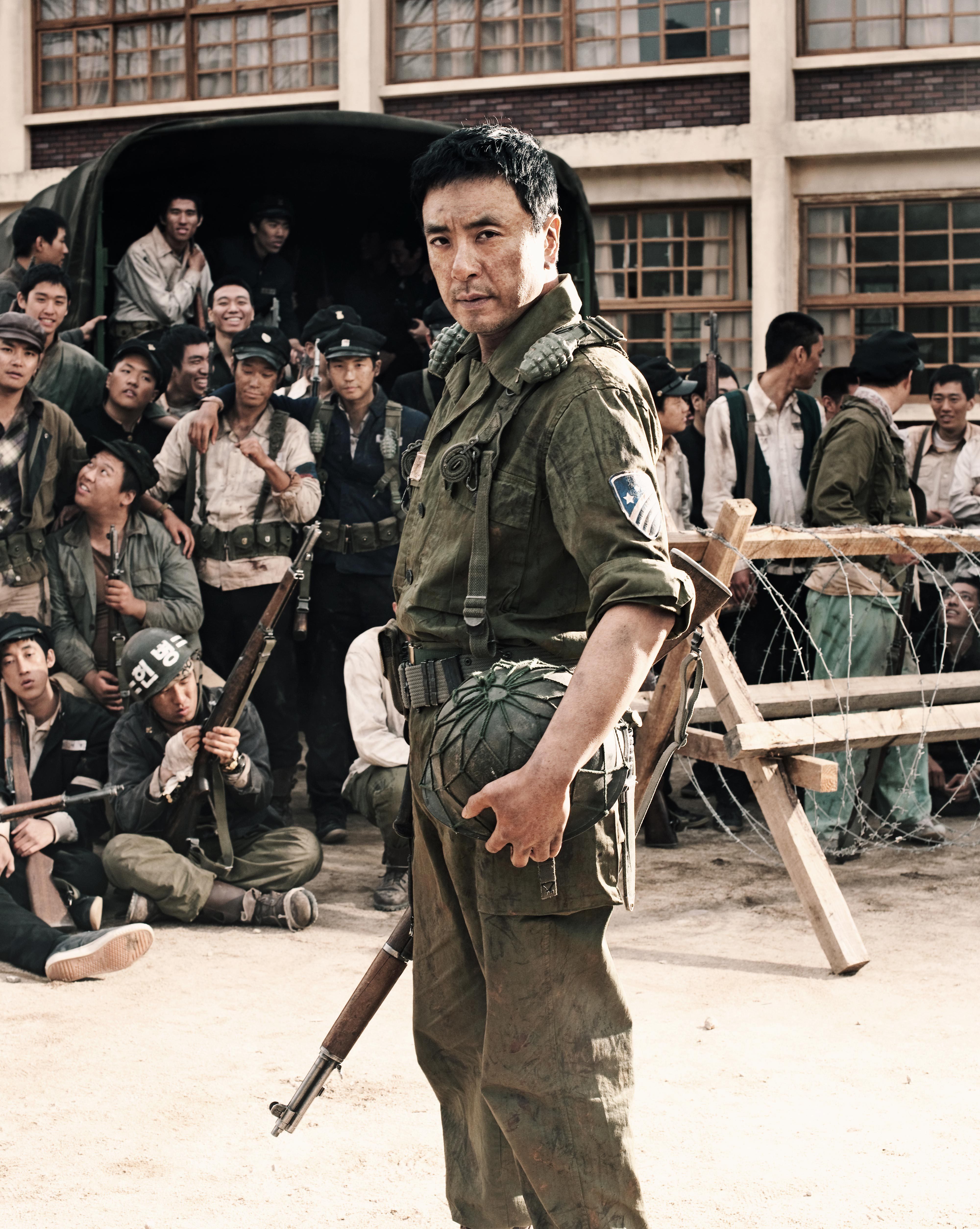 向着炮火剧照的剧照