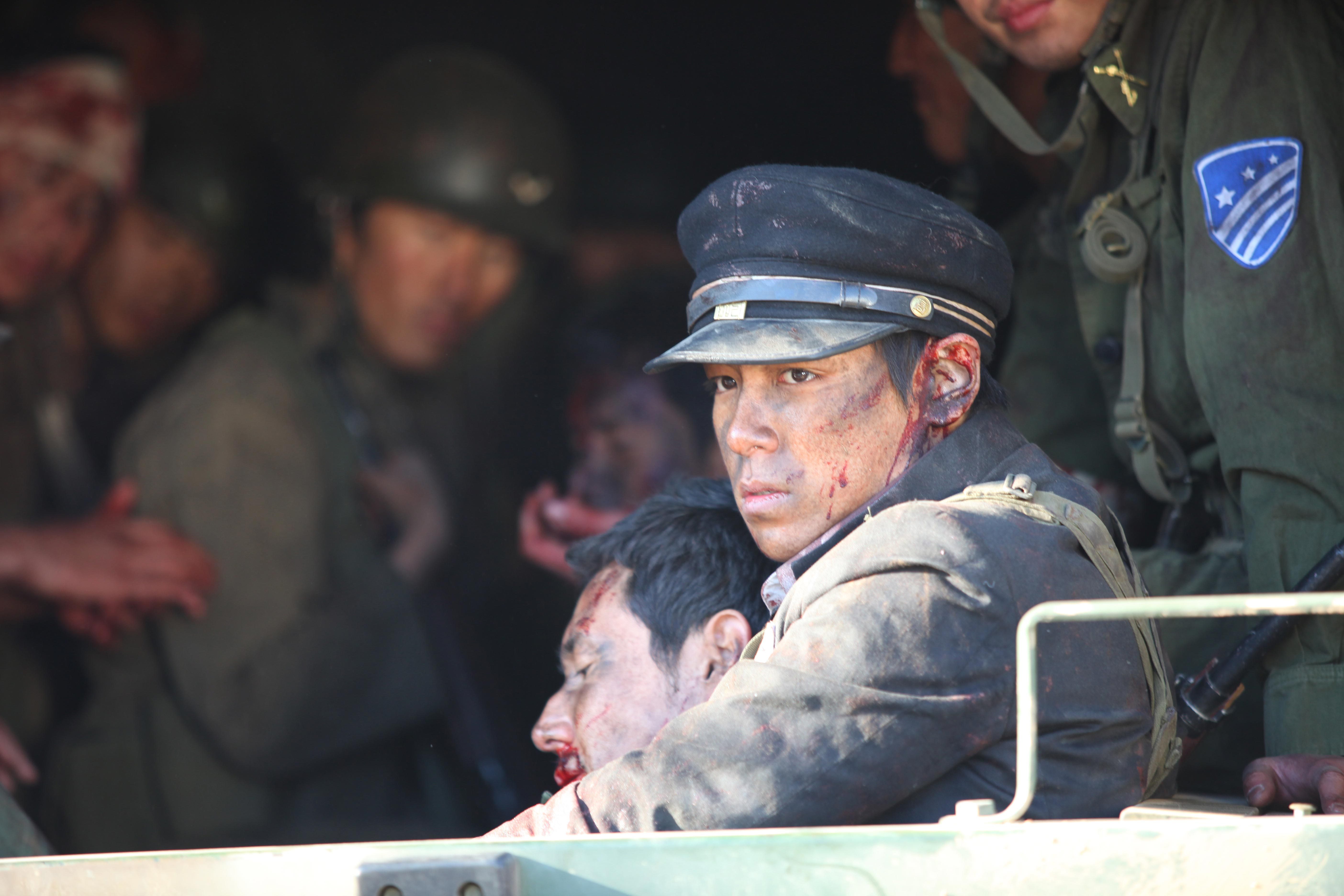 向着炮火剧照的剧照