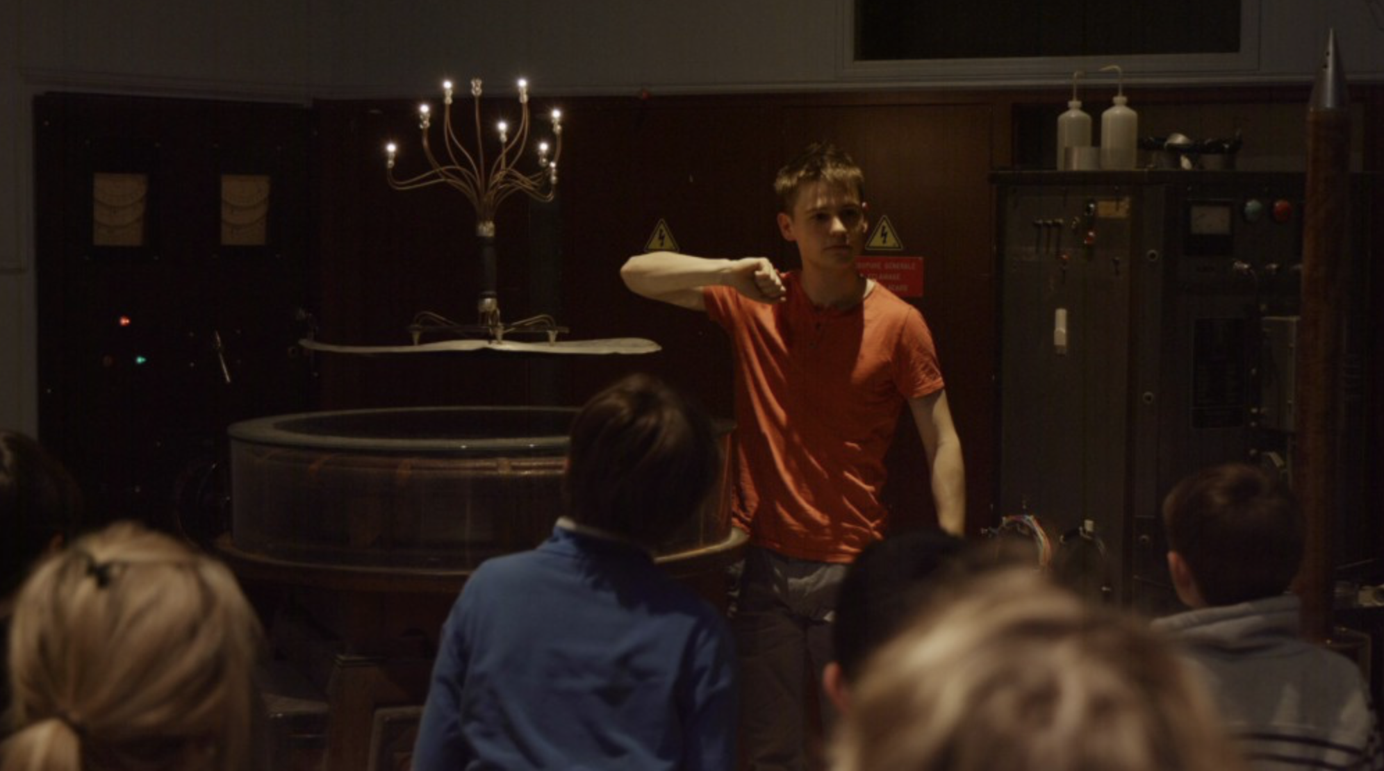 站立的爱剧照的剧照