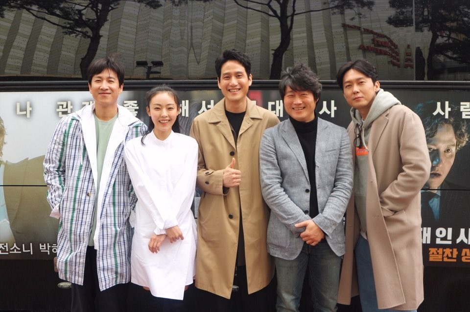 恶霸警察剧照的剧照