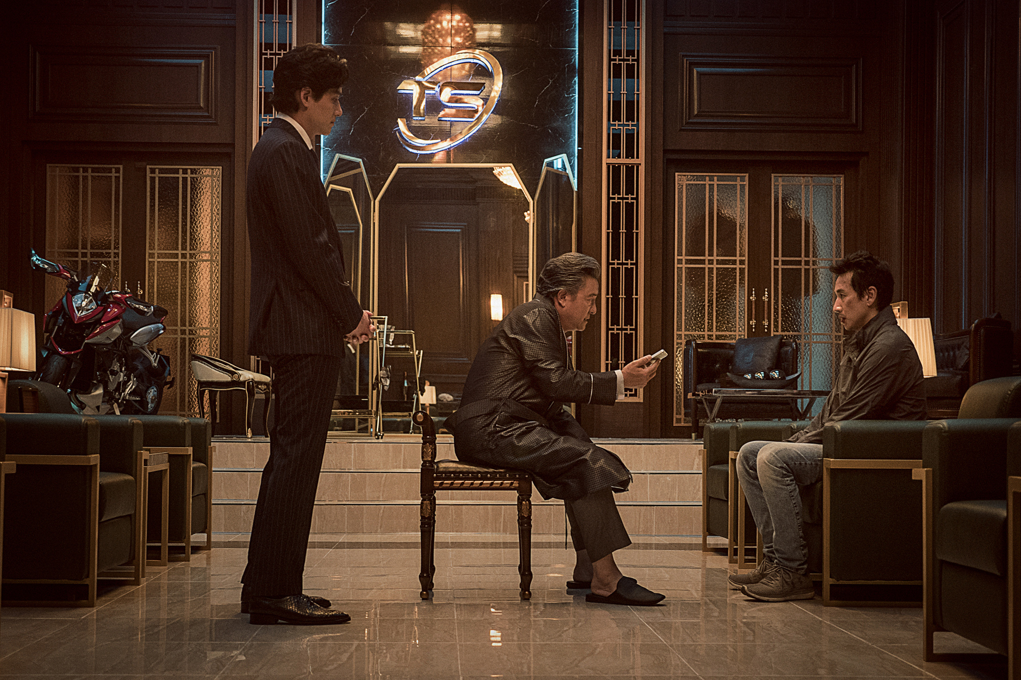 恶霸警察剧照的剧照