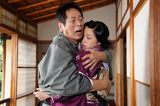 芳子与百合剧照的剧照