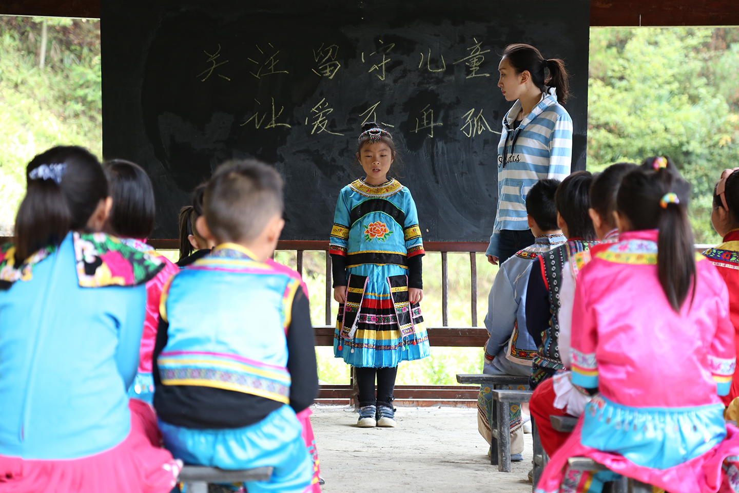 撼山瑶剧照的剧照