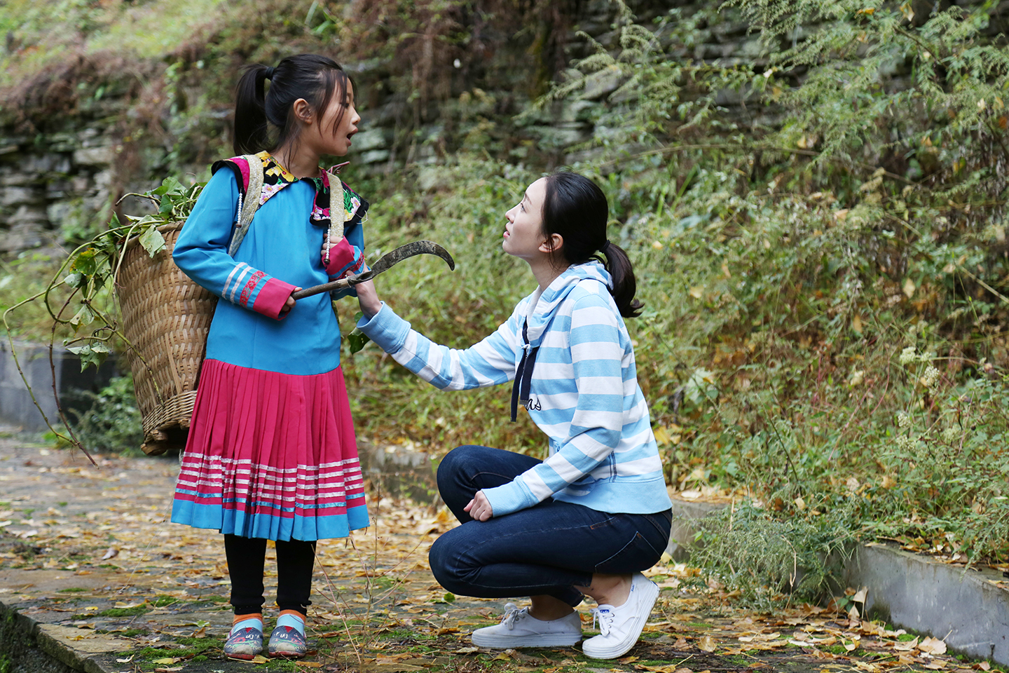 撼山瑶剧照的剧照