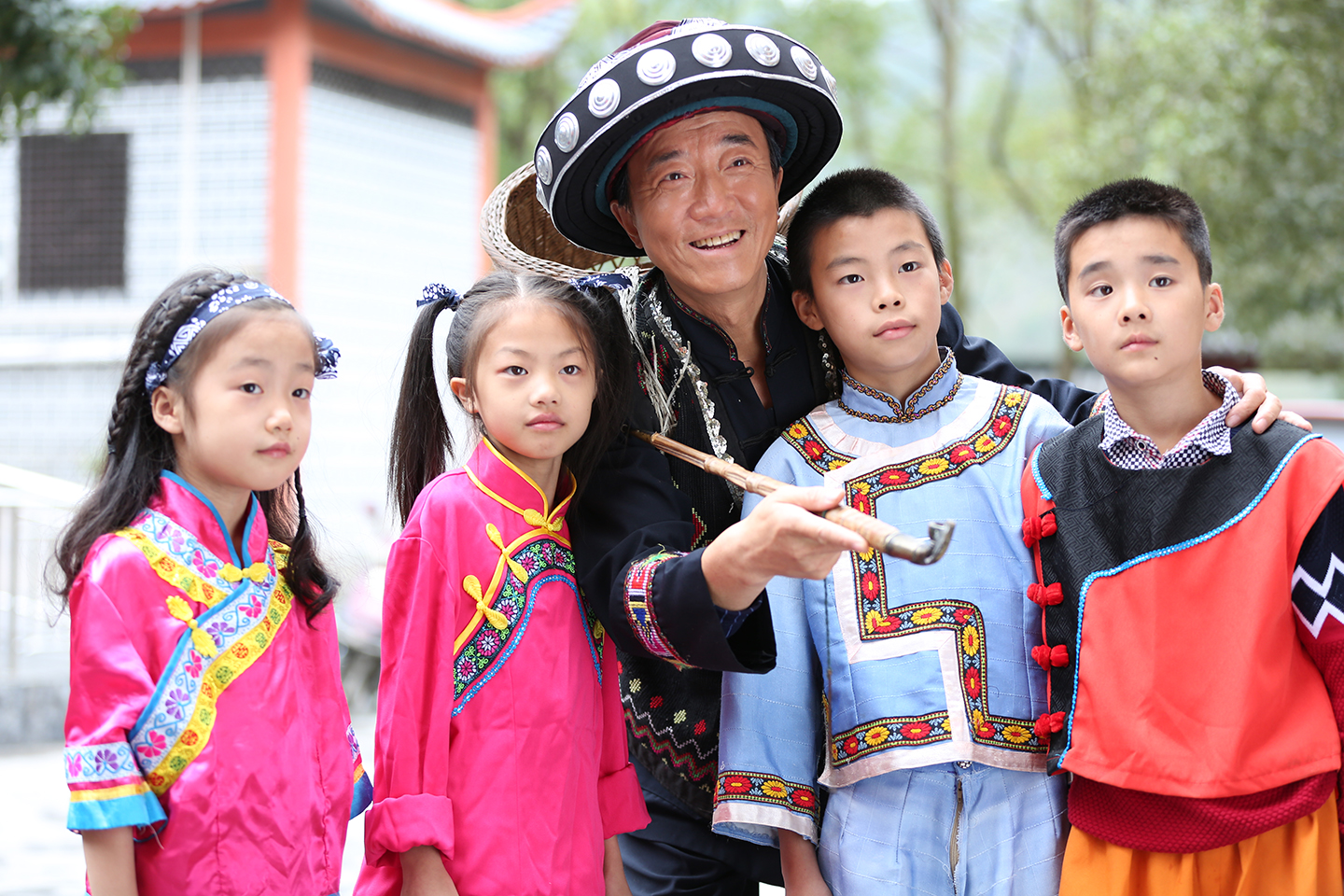 撼山瑶剧照的剧照