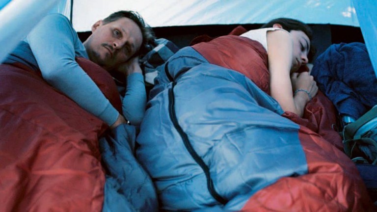 明亮的夜剧照的剧照