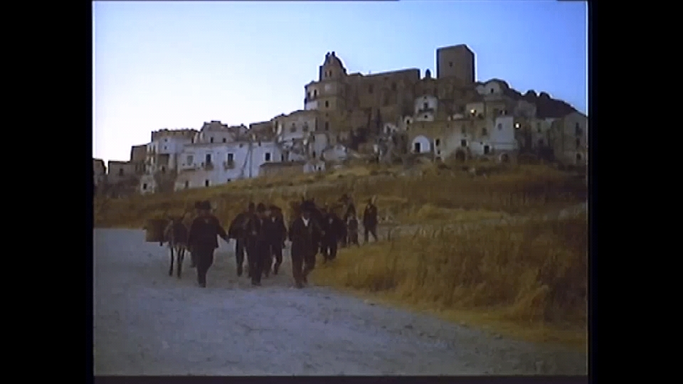 基督停留在埃博利剧照的剧照