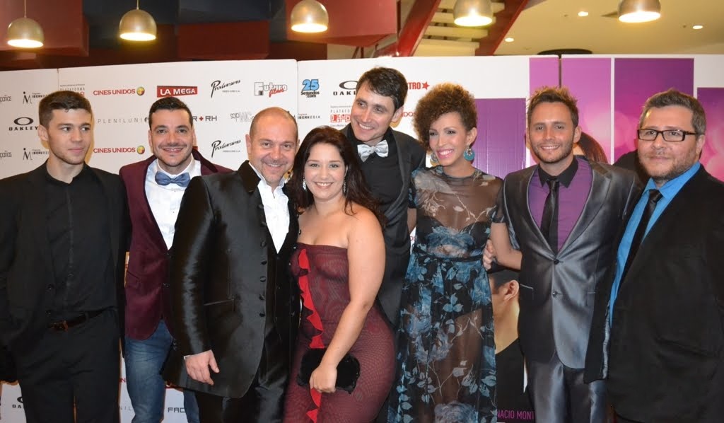 蓝色非粉红剧照的剧照