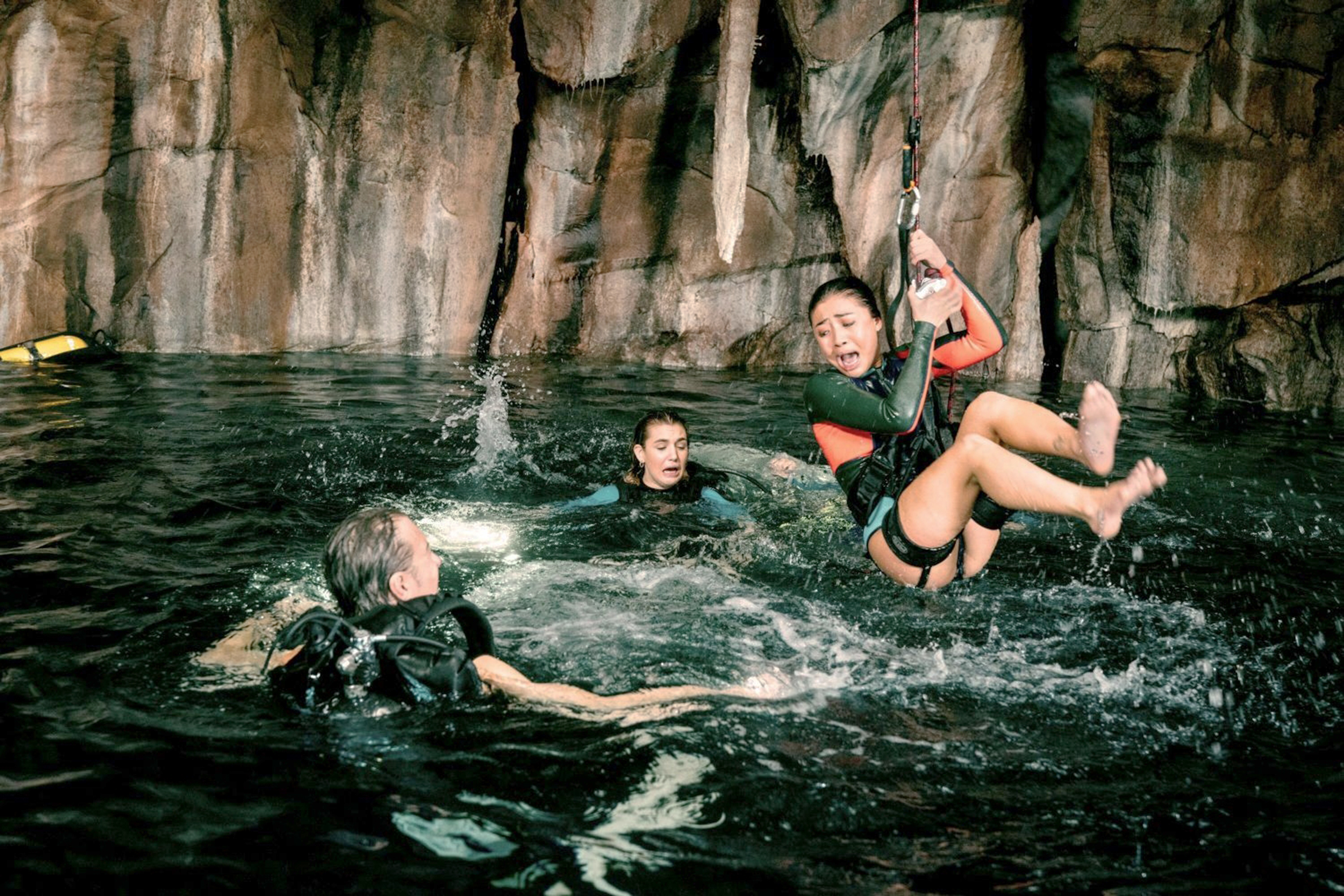 鲨海逃生剧照的剧照