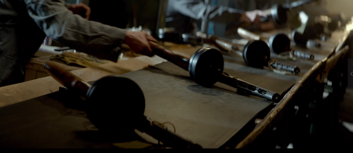 卡拉什尼科夫剧照的剧照