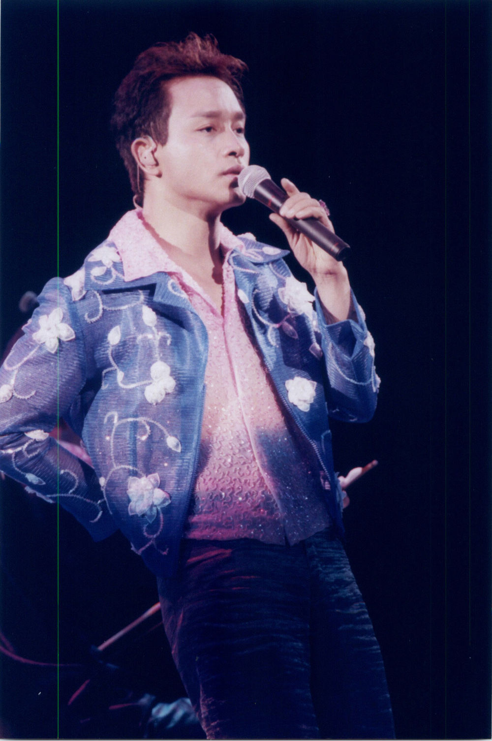 张国荣跨越97演唱会剧照的剧照