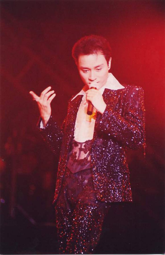 张国荣跨越97演唱会剧照的剧照