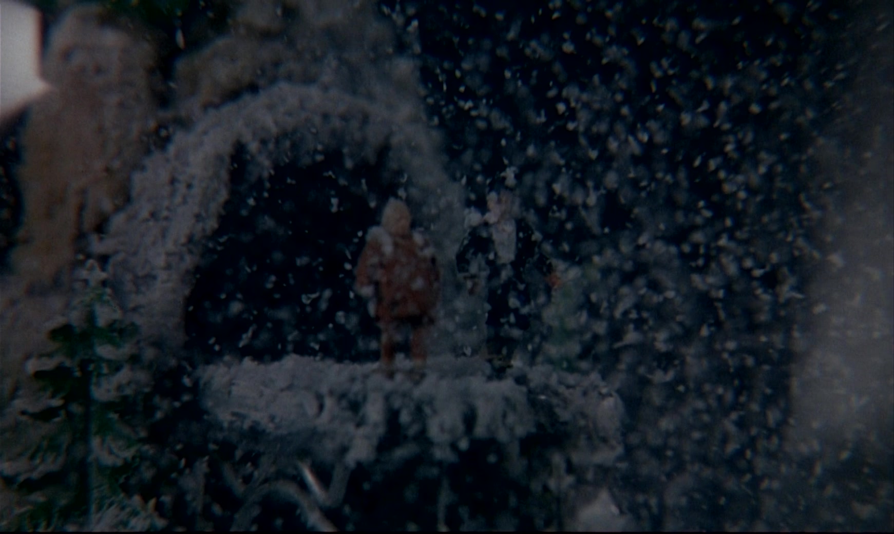 魔诫坟场剧照的剧照