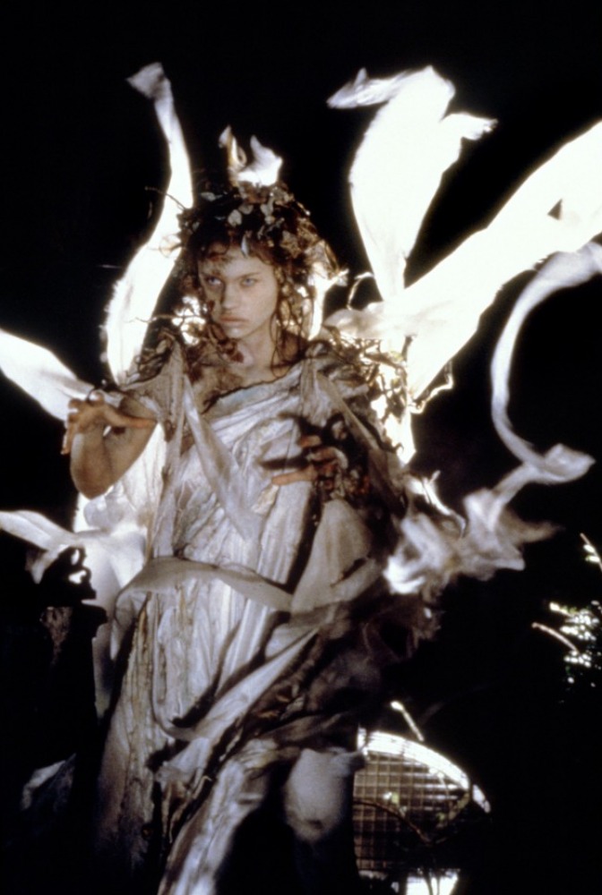 魔诫坟场剧照的剧照