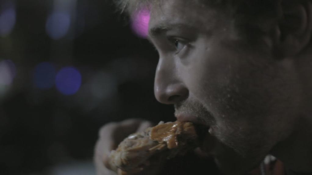 吃鸟食的男孩剧照的剧照