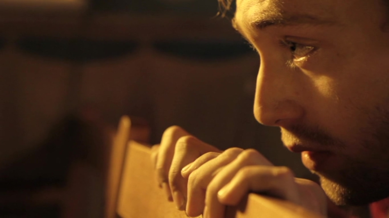 吃鸟食的男孩剧照的剧照