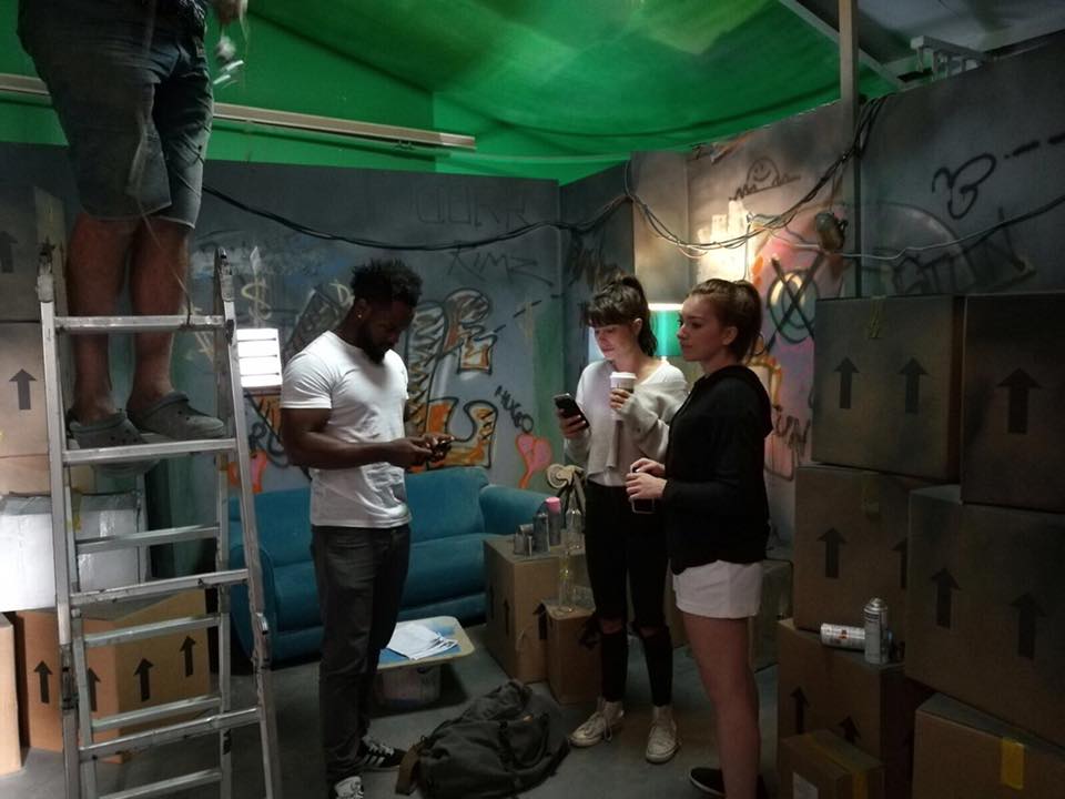 曼迪传奇娃娃剧照的剧照