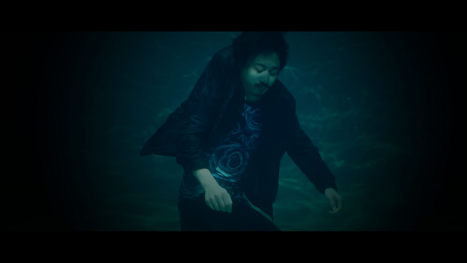 守灵剧照的剧照