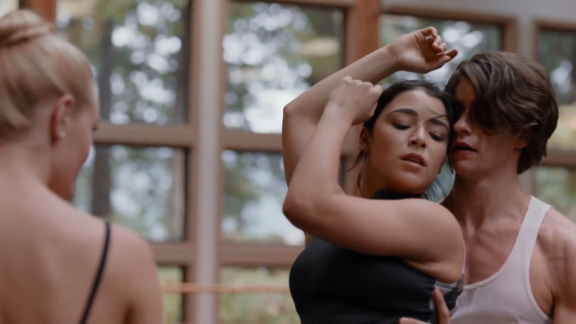 中央舞台：踮起脚尖剧照的剧照