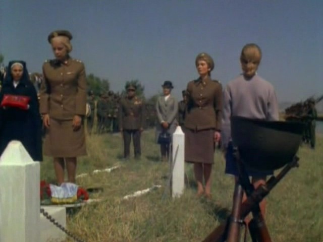 娜塔莎中尉剧照的剧照