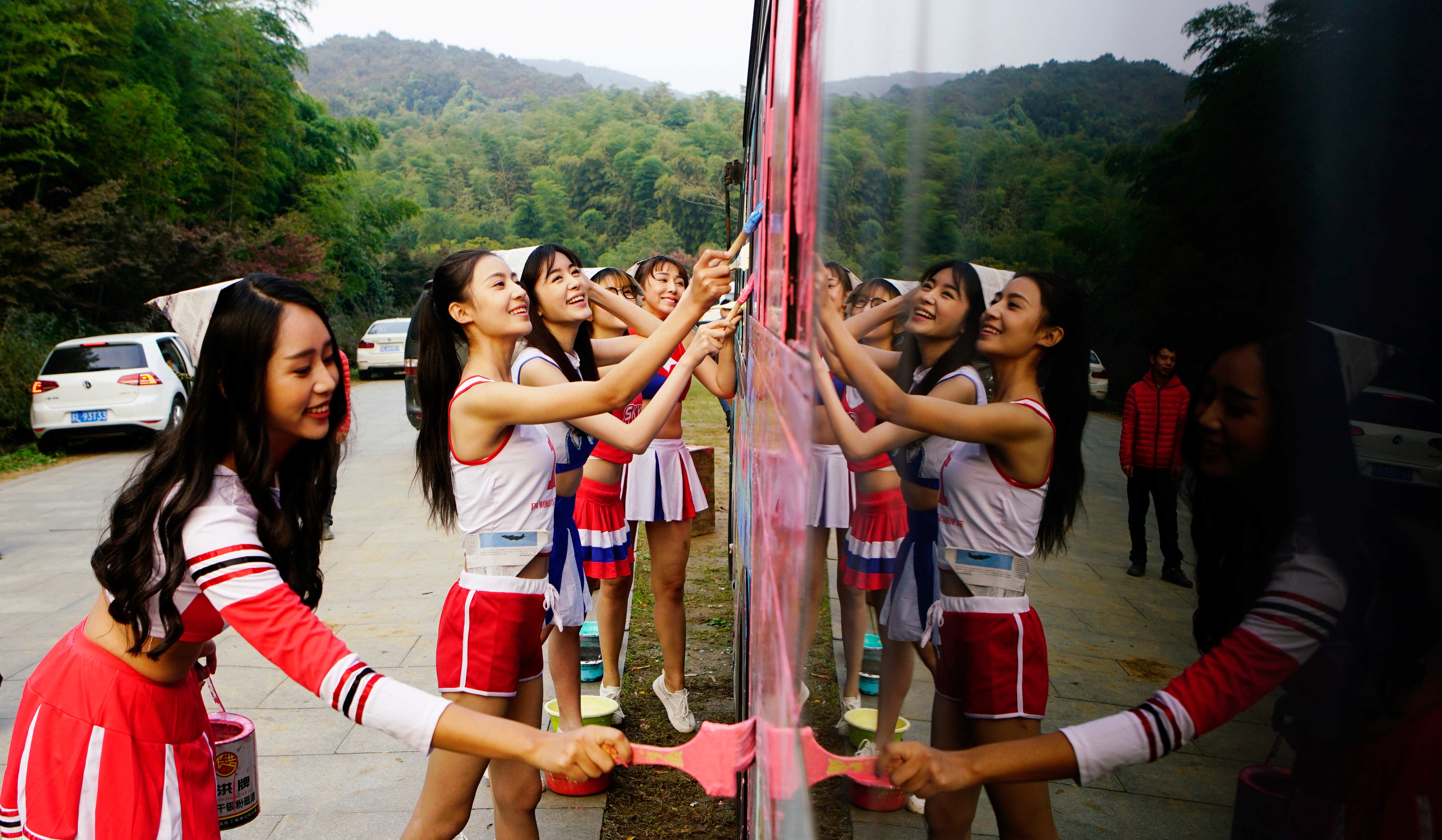 翻滚吧姐妹剧照的剧照