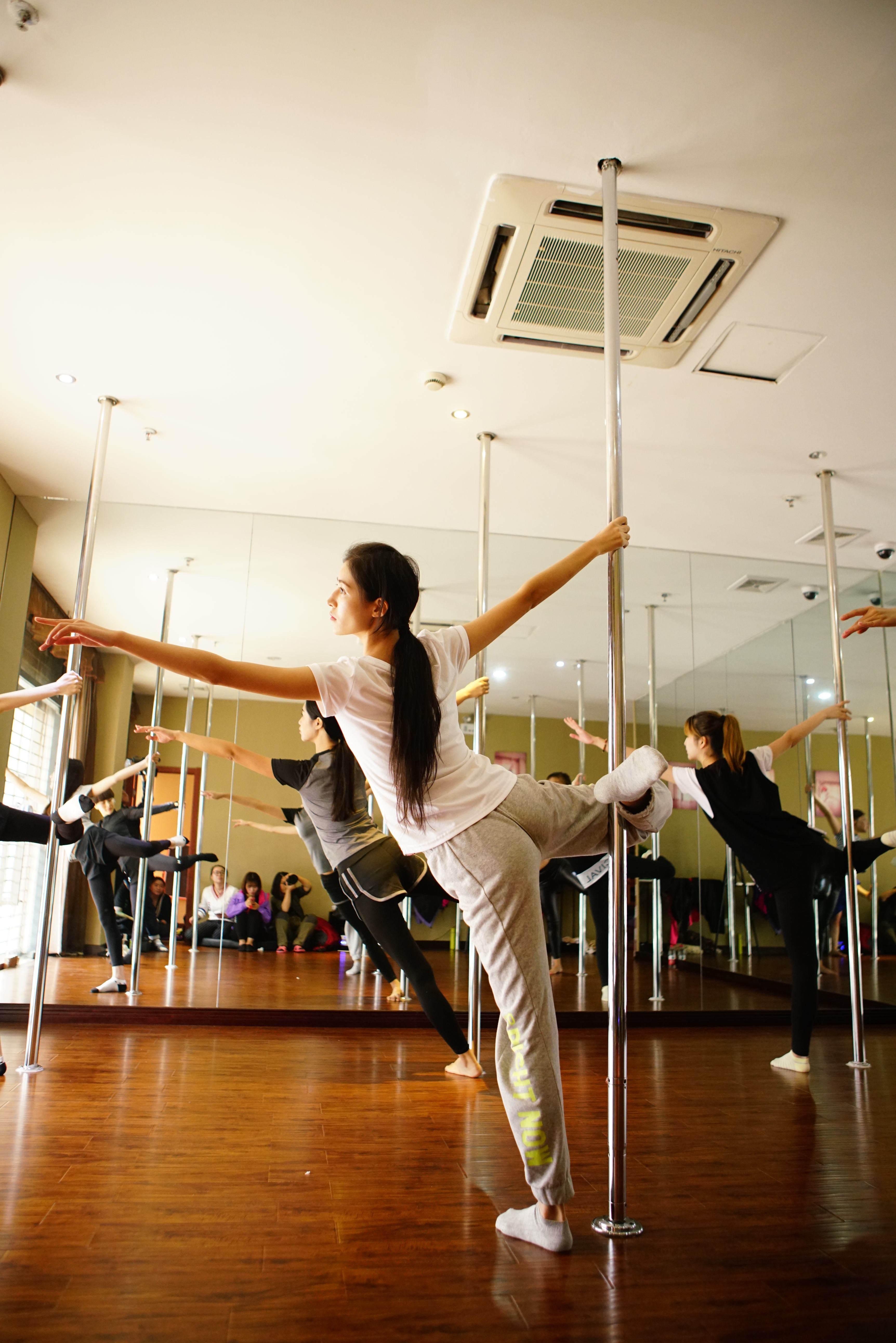 翻滚吧姐妹剧照的剧照