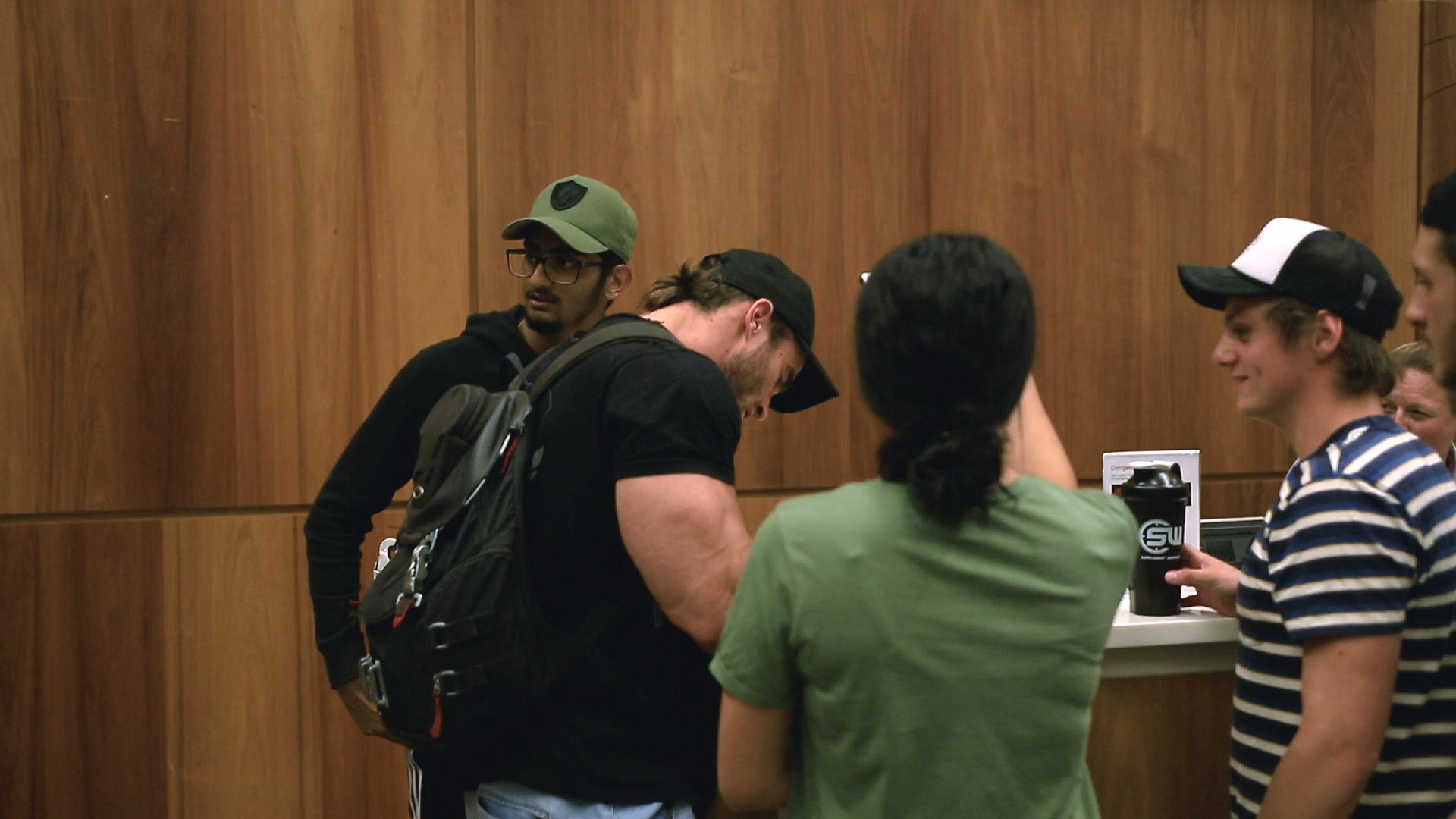 卡鲁姆·冯·莫格：坚不可摧剧照的剧照