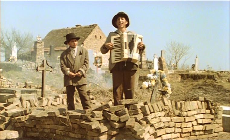 谁在那儿歌唱？剧照的剧照