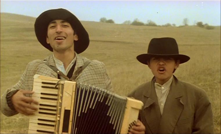 谁在那儿歌唱？剧照的剧照